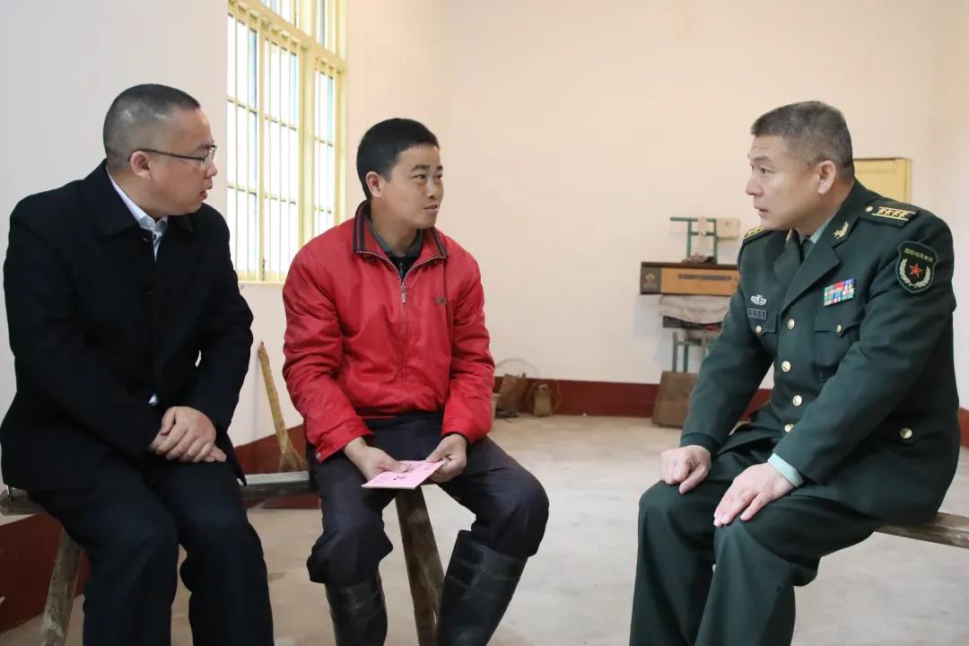 耿保民来石鼓走访慰问部分困难群众