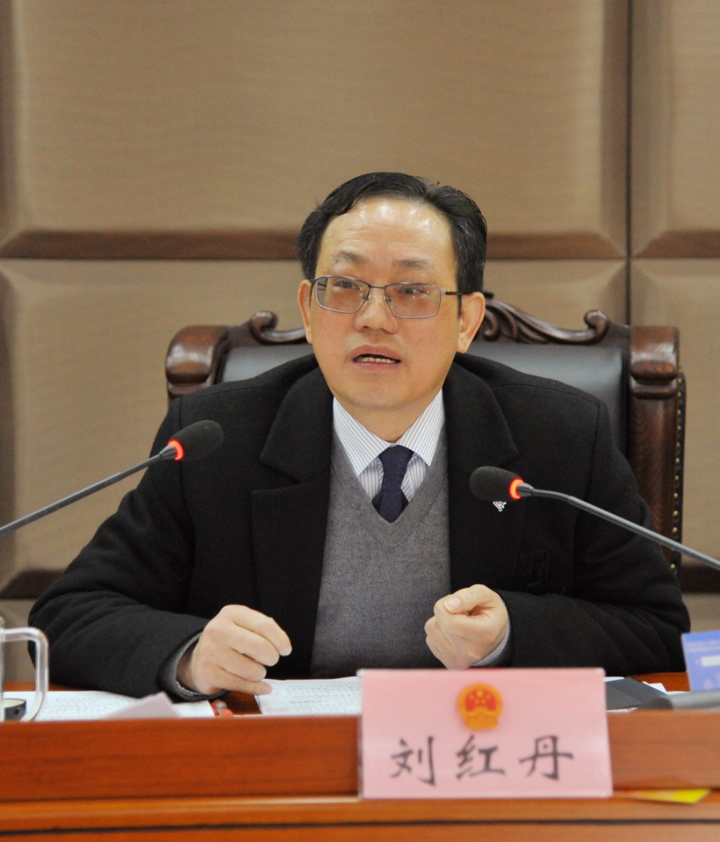 石鼓区五届人大常委会举行第一次会议审议这些事项