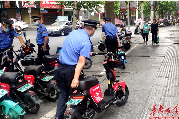 [区城管局] 石鼓城管:开展共享电动车违章违规专项整治